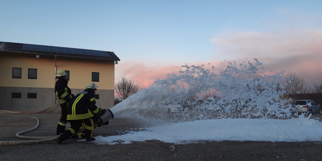 Schaumparty bei der Feuerwehr Pfaffenhofen an der Glonn