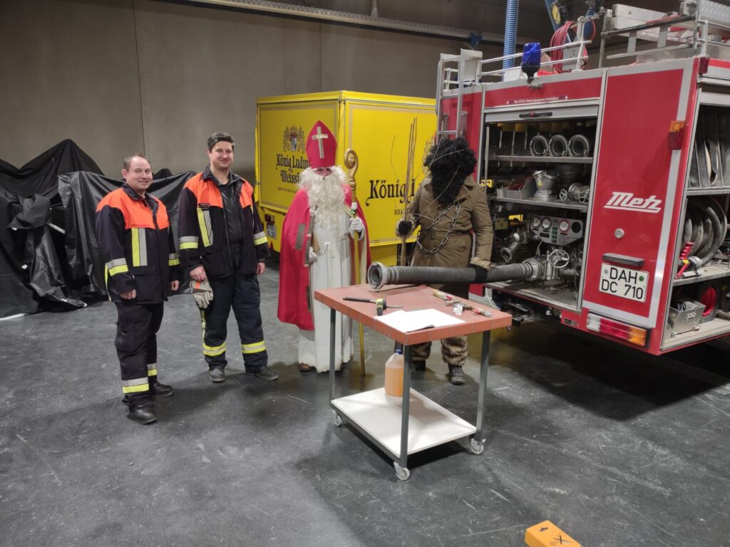 Nikolaus und Krampus bei der Feuerwehr Pfaffenhofen an der Glonn